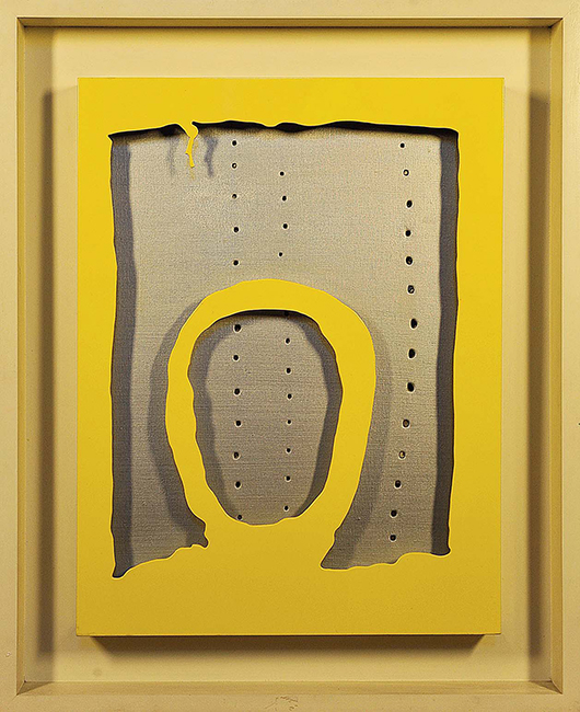 LUCIO FONTANA (1899-1968), Concetto Spaziale Teatrino, 1965, Olio su tela forata e legno laccato, 72,6x56 cm. Stima: €100.000-150.000, Courtesy Gioielli di Carta