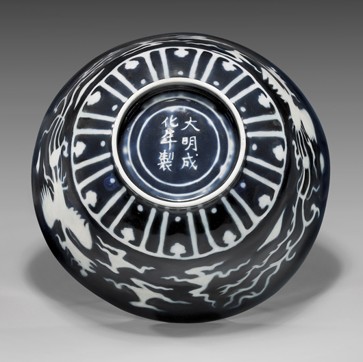 Chenghua blue and white porcelain bowl. Estimate: $18,000-$22,000. I.M. Chait Gallery / Auctioneers image.