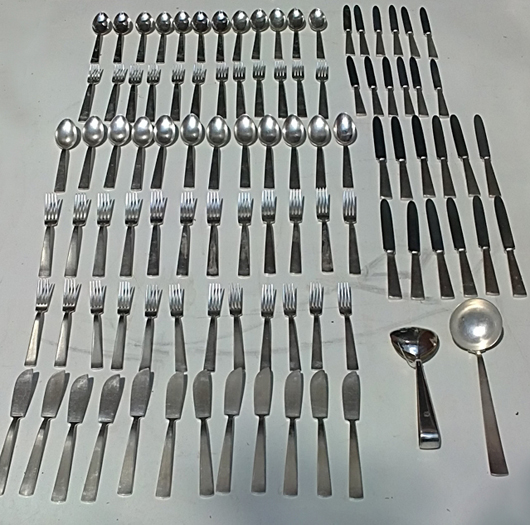 Gio Ponti, Krupp flatware set, 98 pieces, steel and silvered metal, 1949. Est. €3,000-3,500. Nova Ars image.