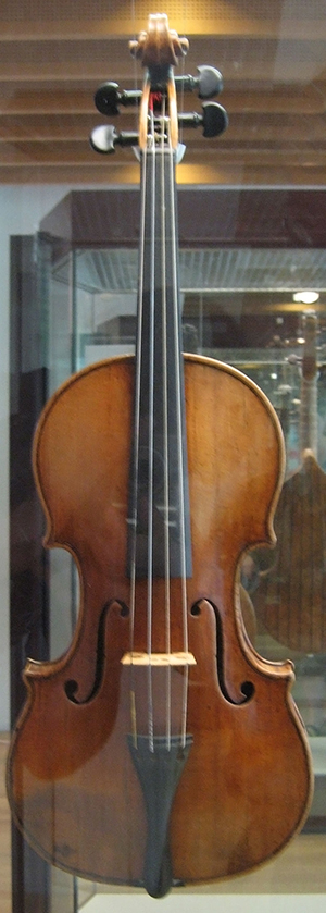 Example of a rare, 1703 Antonio Stradivari violin, unrelated to the stolen violin referenced in this article. The violin depicted here was displayed at Musikinstrumenten Museum in Berlin, Germany. Photo taken by Husky on August 8, 2006, licensed under the Creative Commons Attribution-Share Alike 3.0 Unported license.