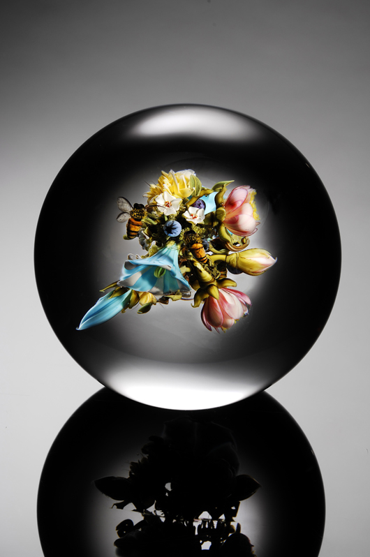 ‘Flowers from McFadden Field,’ 2008, by Paul Stankard. Glass, flame-worked, cold-worked. Photo Credit: Ed Watkins.