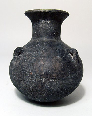 Rare pottery vessel from ancient Troy, Yortan Culture, Western Anatolia, circa. 3500-2600 B.C. Ancient Resource Auctions image.