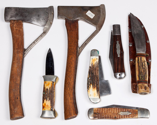 Selection of pocket and sheath knives from the Renn collection. Jeffrey S. Evans & Associates image. 
