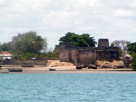 The 900-year-old coins found in the Northern Territory of Australia are believed to be from the Kilwa Sultinate, a Medieval sultanate, whose authority, at its height, stretched over the entire length of the Swahili Coast of Africa. Pictured is an ancient fort on Kilwa Kisiwani in present-day Tanzania. Image by Gustavgraves at the German language Wikipedia. This file is licensed under the Creative Commons Attribution-Share Alike 3.0 Unported license.