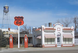 A former Phillips 66 gasoline station in Bassett, Neb. Image by Bkell, courtesy of Wikimedia Commons.