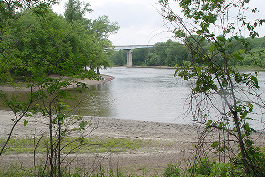 Fort Snelling State Park at the confluence of the Minnesota River and Mississippi River. Image by Bob Wesen, courtesy of Wikimedia Commons.