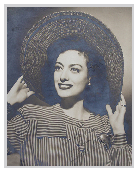 Joan Crawford autographed photo. Atlantic Auction Co. image.