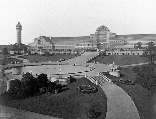 Photograph of London's Crystal Palace, 1854. Image courtesy of Wikimedia Commons.