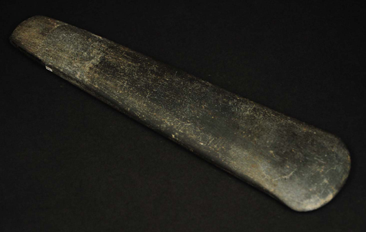 Lot of 2 Dallas Culture flared bit spuds (one shown), found together at the Shoulderbone Site, Hancock County, Georgia. Est. $20,000-$25,000. Morphy Auctions image.