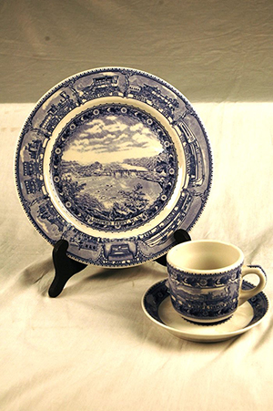 Three-piece setting of Baltimore & Ohio Railroad dinnerware by Shenango China. Image courtesy of LiveAuctioneers.com Archive and B. Langston LLC.