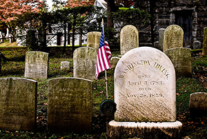 Washington Irving's headstone, Sleepy Hollow Cemetery, Sleepy Hollow N.Y. Image by James P. Fisher III. This file is licensed under the Creative Commons Attribution 3.0 Unported license.