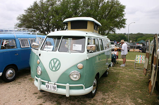 Split-windshield VW camper. Image by Paul Palmer. This file is licensed under the Creative Commons Attribution 2.5 Generic license.