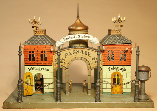 Marklin Central Station with canopy, German. Est. $4,500-$6,500. RSL Auctions image.