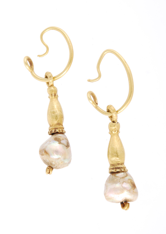 Pair of antique Roman gold and natural pearl ear pendents , circa first century , baroque pearl drops suspended by shaped hollow gold columns and gold hooks fittings. Estimate: £1,000– £1,500. Dreweatts & Bloomsbury image.