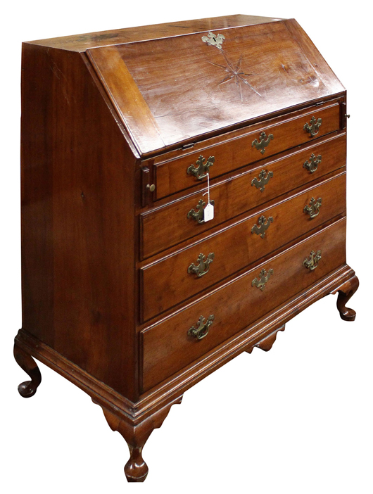 From the Honolulu Museum of Art was this Chippendale desk that achieved $19,040. Clars Auction Gallery image.