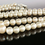 A single-row graduated natural pearl necklace with a French Art Deco diamond-set clasp sold for £89,000 ($146,181) at Sworders Fine Art Auctioneers on Dec. 3. Image courtesy Sworders Fine Art Aucitoneers.