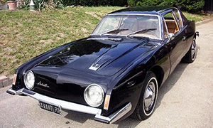 1963 Studebaker Avanti R1. Image courtesy of LiveAuctioneers.com Archive and Auktionhaus Gut Bernstorf.