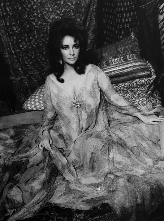 1968 photograph of Elizabeth Taylor signed to Evan ‘Buddy’ Richards (Tiziani) and accompanied by a hand-signed note from Taylor wishing him well with his new collection, $4,800.