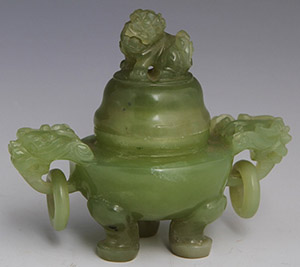 A Chinese jade censer similar in form to the one returned to the museum at Harvard. Image courtesy of LiveAuctioneers.com Archive.