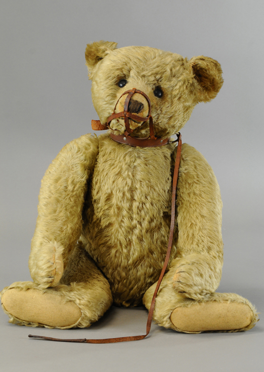Steiff golden mohair bear with shoebutton eyes, leather muzzle, 24in tall, est. $4,000-$6,000. Bertoia Auctions image.