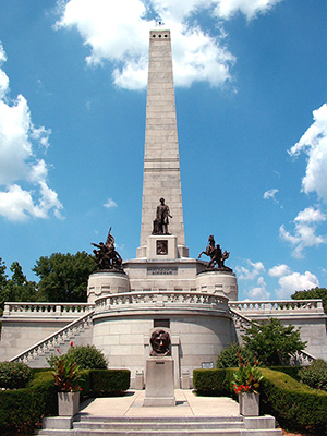 President Abraham Lincoln's Tomb, Oak Ridge Cemetary, Springfield, Ill. Image by David Jones. This file is licensed under the Creative Commons Attribution-Share Alike 2.5 Generic license.