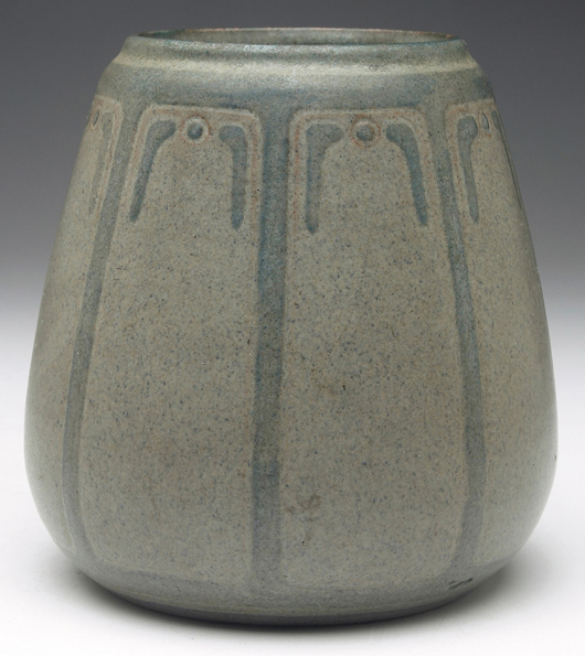 Marblehead vase sold for $4,270. Treadway / Toomey Gallery image.