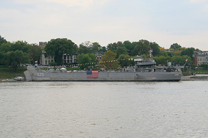 The LST-325 docked on the Kentucky side of the Ohio River during a Tall Stacks Festival in Cincinnati. Image by Greg Hume. This file is licensed under the Creative Commons Attribution-Share Alike 3.0 Unported license.