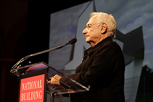 Frank Gehry at the National Building Museum in 2007. Photo by Paul Morigi. This file is licensed under the Creative Commons Attribution 2.0 Generic license.