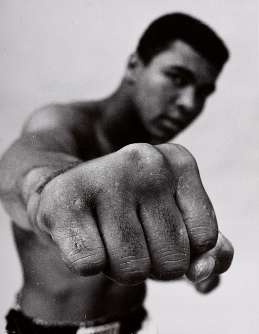 Thomas Hoepker (* 1936), 'Muhammad Ali,' Chicago, 1966, vintage silver print, comes with two signed and stamped iris prints,  27.5 x 20.8 cm, signed by the photographer in pencil on the reverse. Estimate: 15,000 - 18,000 euros. Westlicht image.