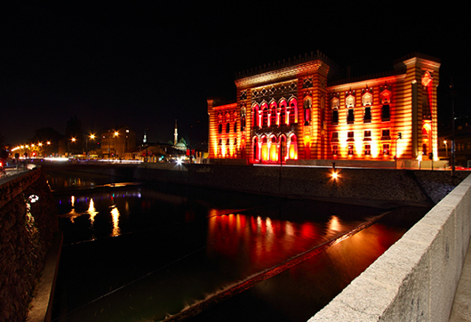 National library of Bosnia-Herzegovina at night. Image by Natalino7. This file is licensed under the Creative Commons Attribution-Share Alike 3.0 Unported license.