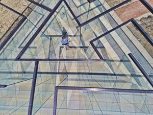 An overhead view of the Robert Morris 'Glass Labyrinth.' Image credit: Chris Smart.