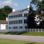 Huddleston Farmhouse Inn Museum on U.S. Route 40 in Mount Auburn, Ind. Image by William Eccles, courtesy of Wikimedia Commons.