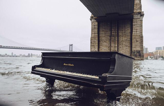 East River Piano, New York City, photo via severalseconds on Flickr, www.flickr.com/photos/severalseconds