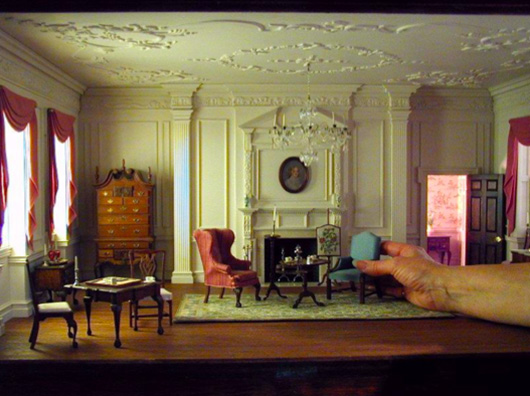 A miniature room setting from the National Museum of Toys and Miniatures exhibit. Image courtesy of the Nelson-Atkins Museum of Art.