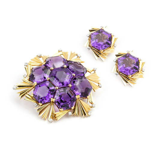 This assembled set of amethyst and 18K gold jewelry – the brooch by Jean Schlumberger’ and the ear clips by David Webb – went home with a floor bidder for $19,200 (estimate: $8,000-$1,200). John Moran Auctioneers image.