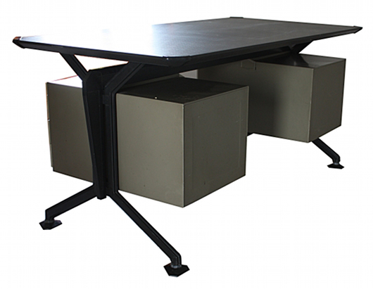 Arco Series desk for Olivetti, circa 1968, 71 inches. Estimate: 1,000-1,500 euros ($1,355-$2,032). Nova Ars Auction image.