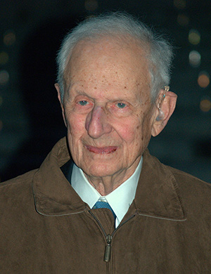 Robert Morgenthau at the 2009 Tribeca Film Festival in New York. Image by David Shankbone. This file is licensed under the Creative Commons Attribution 3.0 Unported license.