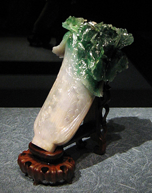 One of the most popular pieces in the National Palace Museum collection is the 'Jadeite Cabbage'. Image by peellden. This file is licensed under the Attribution-ShareAlike 3.0 Unported License.