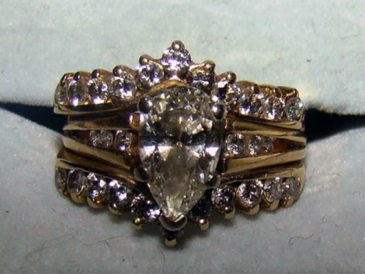 Pear-shape diamond engagement set, 14K, approx. 2 1/2 carats. Estimate: $1,500-$2,200. TAC Estate Auctions Inc. image.