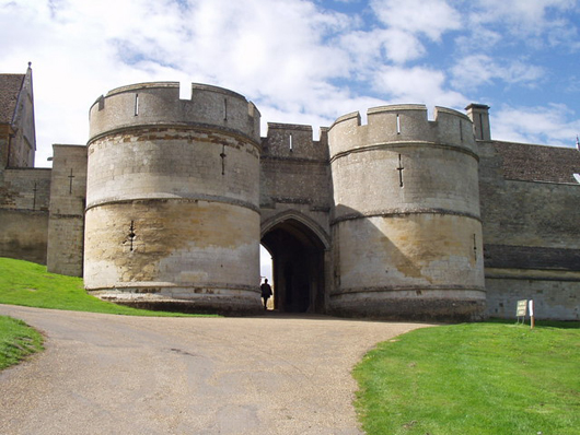 The main gateway to Rockingham Castle, formerly a royal castle and hunting lodge, now home to the Saunders Watson family. Photo courtesy of Brian Coleman, geograph.org.uk, CC by SA 2.0 license