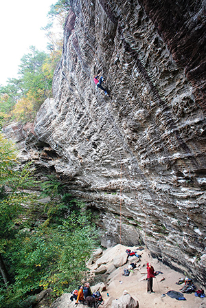 Rock climbing in The Motherlode area of Red River Gorge, Kentucky. Phohto by by Jarek Tuszynski. Licensed under Creative Commons Attribution 3.0 via Wikimedia Commons