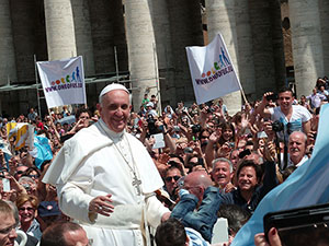 Pope Francis in St. Peter's Square. Image by Edgar Jiménez from Porto, Portugal. This file is licensed under the Creative Commons Attribution-ShareAlike 2.0 Generic license.