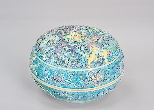 Unknown, Chinese Box, Qianlong period (1736-1795), porcelain. Gift of Mildred Taber Keally; Courtesy of Carnegie Museum of Art
