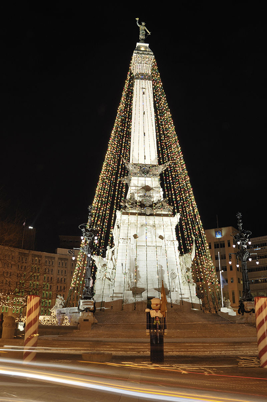 The Soldiers' and Sailors' Monument is decorated with Christmas lights during the holidays. Image by Serge Melki. This file is licensed under the Creative Commons Attribution 2.0 Generic license.