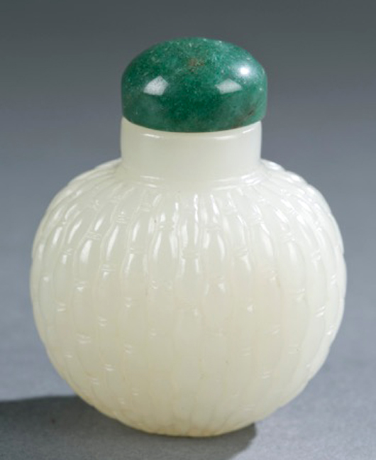 Snuff bottle to be auctioned on December 6. Quinn’s Auction Gallery image