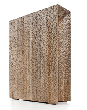 Athos, sculpted furniture, walnut and fiber, Rivadossi Prod., 2004. Dimensions: 49.2in. x 64in. x 16in. Estimate: €20,000–€25,000. Nova Ars image