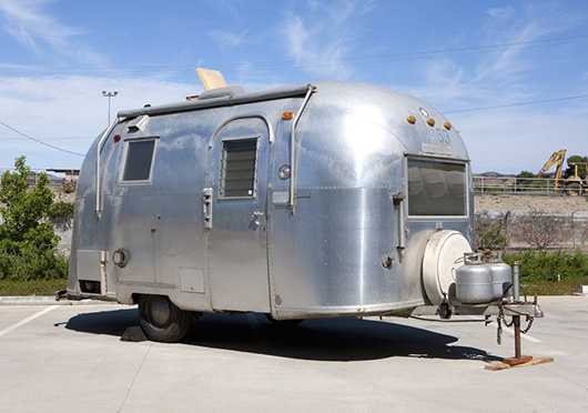 1965 Airstream Caravel trailer. Image courtesy of LiveAuctioneers.com archive and John Moran Auctioneers.