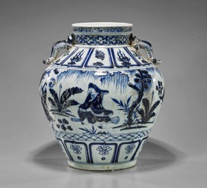 Large Chinese Yuan-style porcelain vase, 14 1/2in. high. Estimate: $450-$550. I.M. Chait Gallery / Auctioneers image