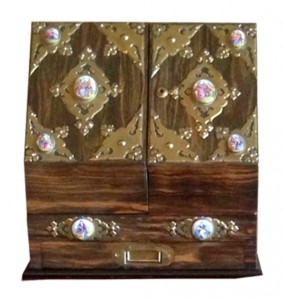 This stunning jewelry casket box is one of 30 exceptional boxes that will be sold on Feb. 14. Louis J. Dianni LLC image