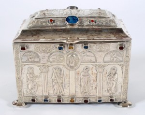 Continental silver jeweled reliquary casket. Estimate: $2,000-$3,000. Stefek’s Auctioneers and Appraisers image